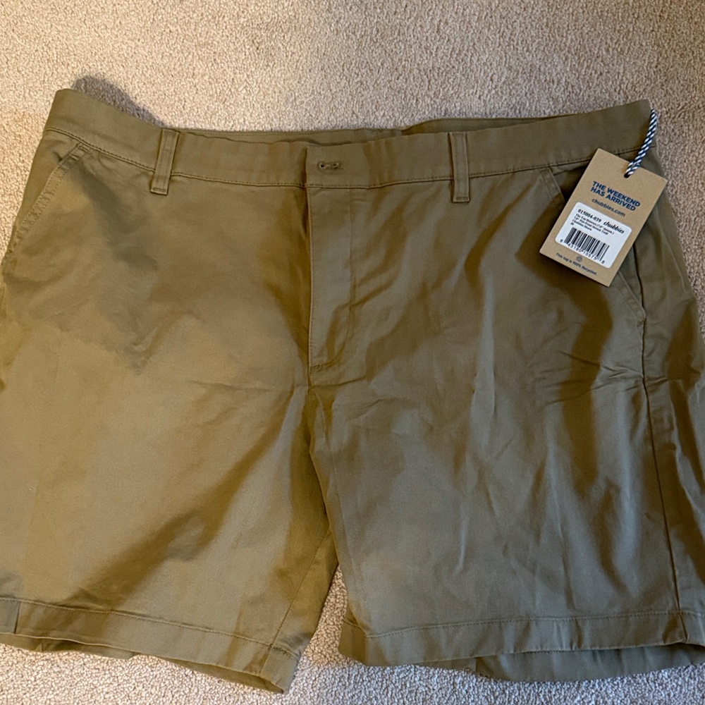 NWT Chubbies Khaki Shorts